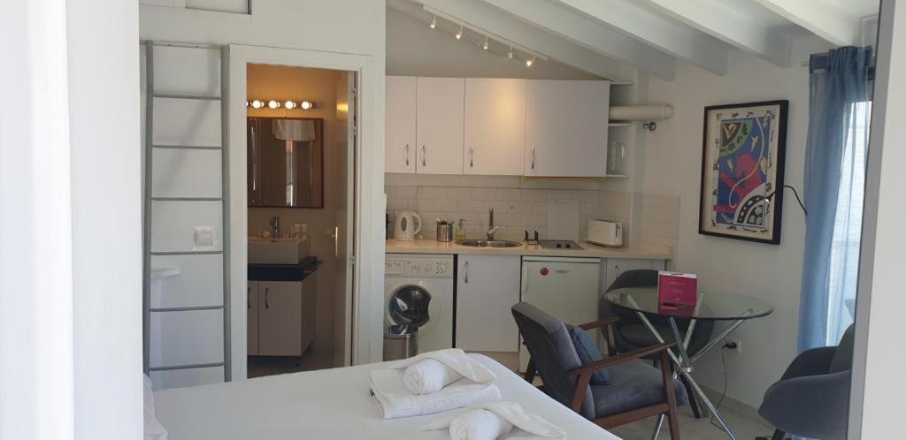 Estudio Banos Del Carmen Apartment Malaga Bagian luar foto